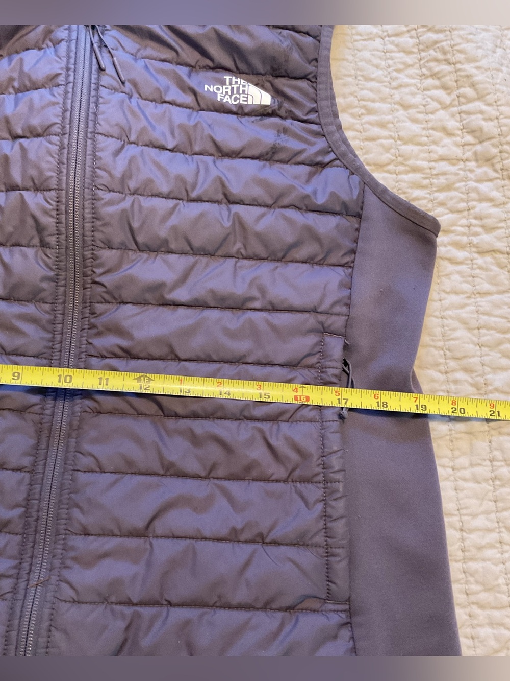 The North Face Quilted Logo Vest - Picture 10 of 12